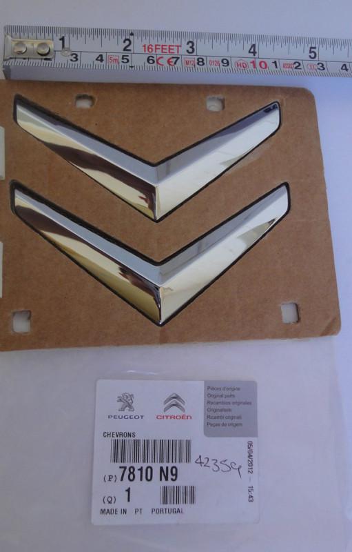 Citroen c1 hatchback rear door tailgate chevrons badge emblem genuine new 7810n9