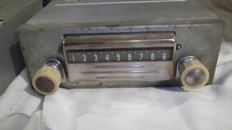 Vintage lamp,tube car radio am moskvich 402 original !!!working!!!