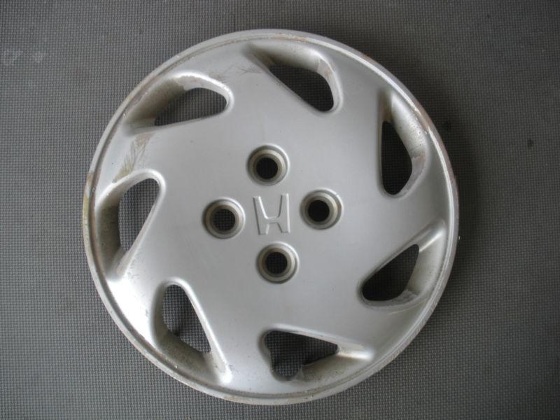 1992-1997 honda civic hub cap #44733-s01-a000 (1) silver painted plastic 