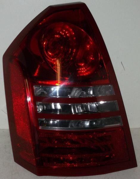 05 06 07 chrysler 300c driver tail light c and srt8 1273695