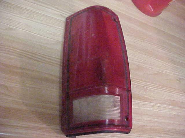 83-93 gmc/chevy rh tail light tailight 16501210 16501242 5973312