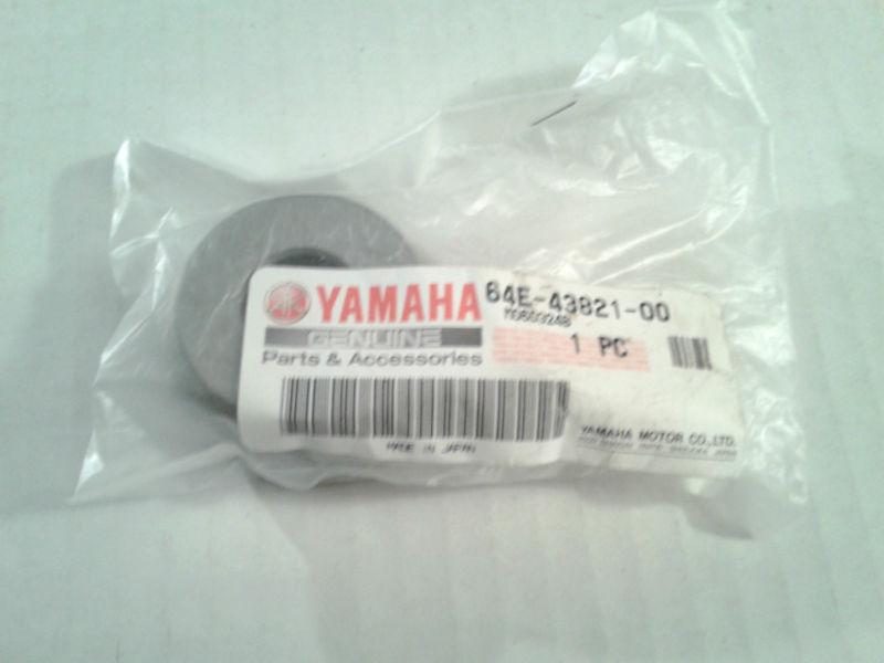 #64e-43821-00 yamaha trim cylinder screw   new