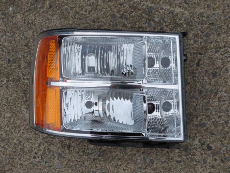 Gmc sierra right side headlight head lamp genuine 25799194 oem 07 08 09 10 11 12