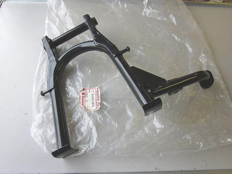 Kawasaki z 500 b3 main center stand 34011-1012 nos