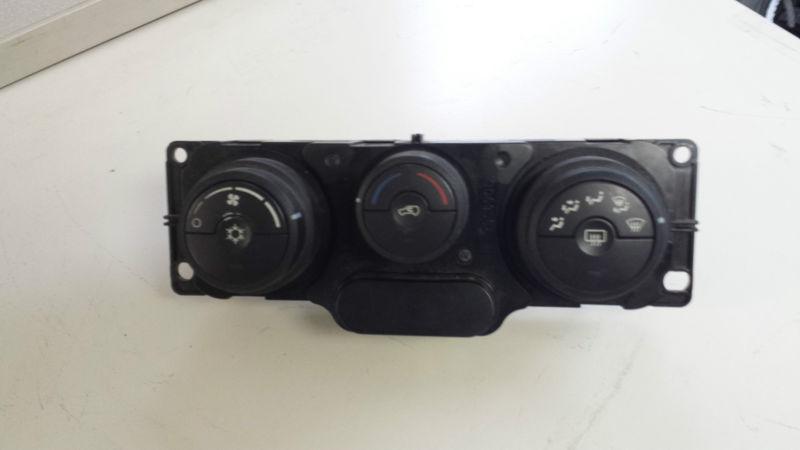 06-09 chevrolet  equinox ac heat climate control 15 842 234 oem 