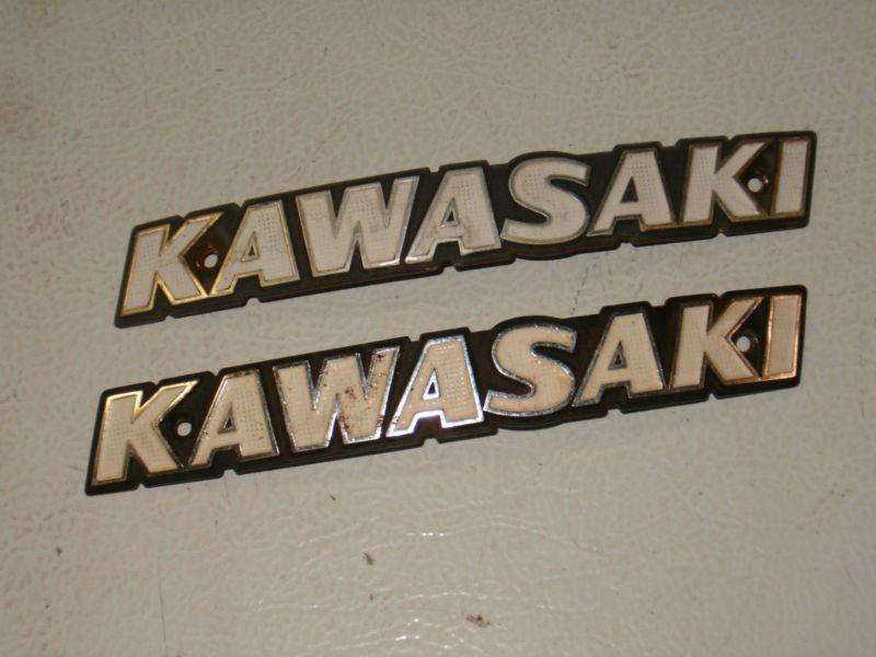 Kawasaki kz400 gas fuel tank emblems set 2 sides pieces used, nice shape kz 400