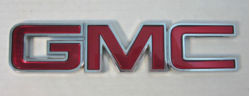 Gmc truck tailgate emblem logo chrome red plastic used sierra general motors 