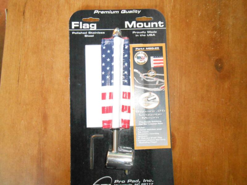 Flag mount with us flag