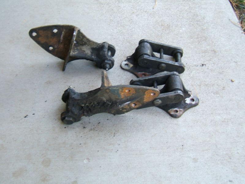 41 - 46 gm chevy gmc rear leaf spring brackets 