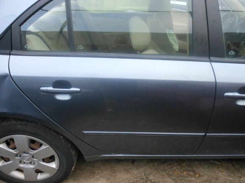 2009 hyundai sonota 2.4 litre right rear door  