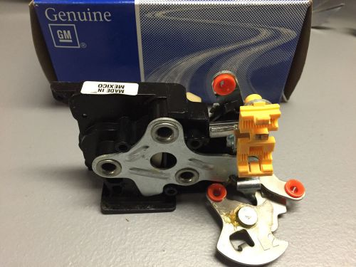 Brand new gm oem front door lock 22723800