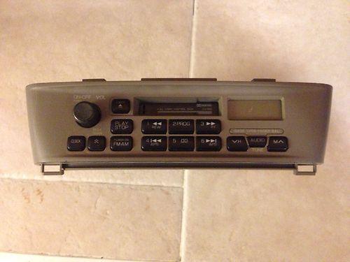 2000 sentra oem radio. free shipping!!!!!!!