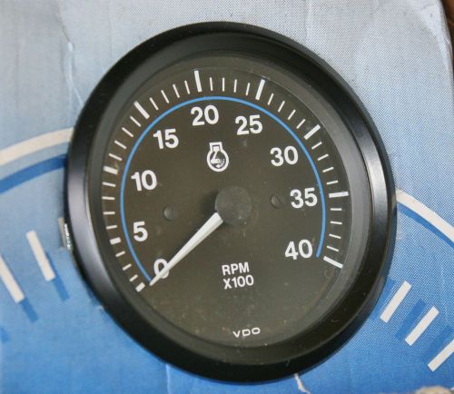 New vdo 333-534 d black 3-3/8&#034; 0-4000 rpm tachometer diesel motor marine boat