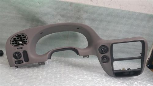 02 03 04 05 trailblazer speedometer radio dash bezel trim 15115665 19580