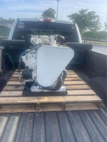 Cummins onan  17.0 mdkad 17  kw marine generator, 60 hz, 1 phase - perfect