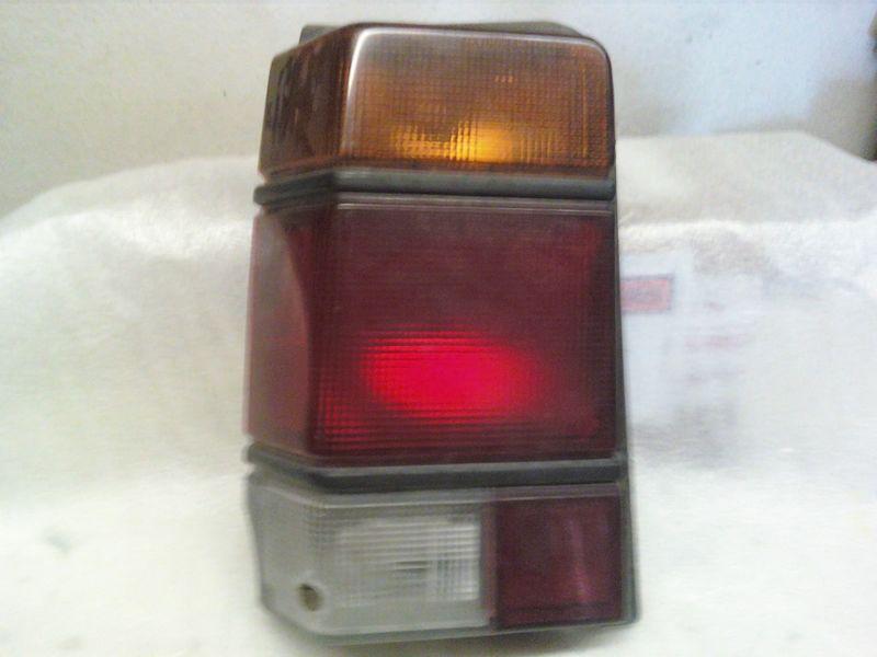 86 subaru station wagon 4 door right hand tail light  passenger oem  85-89 90 91