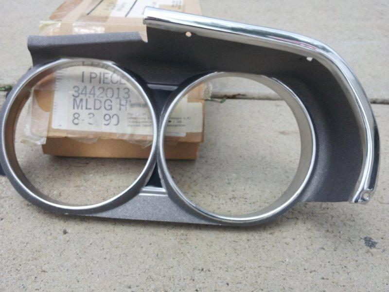 Nos 1971 dodge challenger left hand headlight bezel 3442 013 