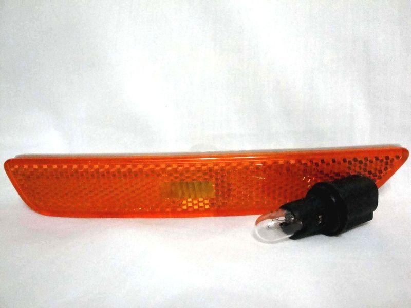 Ford 2010-2012 mustang front corner side marker light lamp r h w/light bulb new