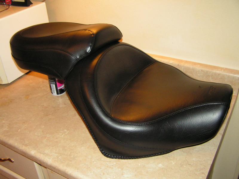 Mustang 76521 wide touring two-piece seat honda shadow aero vt750c 2004 - 2013