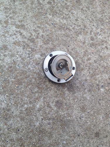 Yamaha r1 gas cap and key