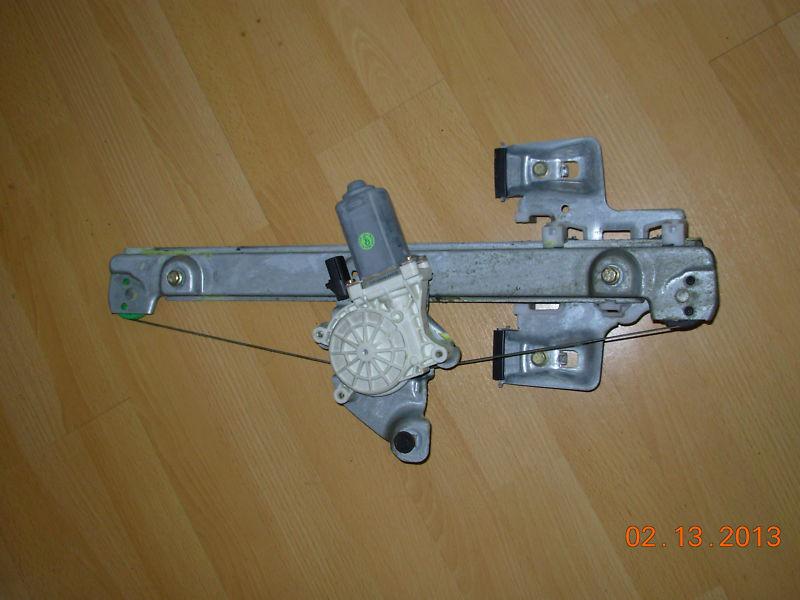 Chrysler 300 - 2006 used oem rear right power window regulator with motor 