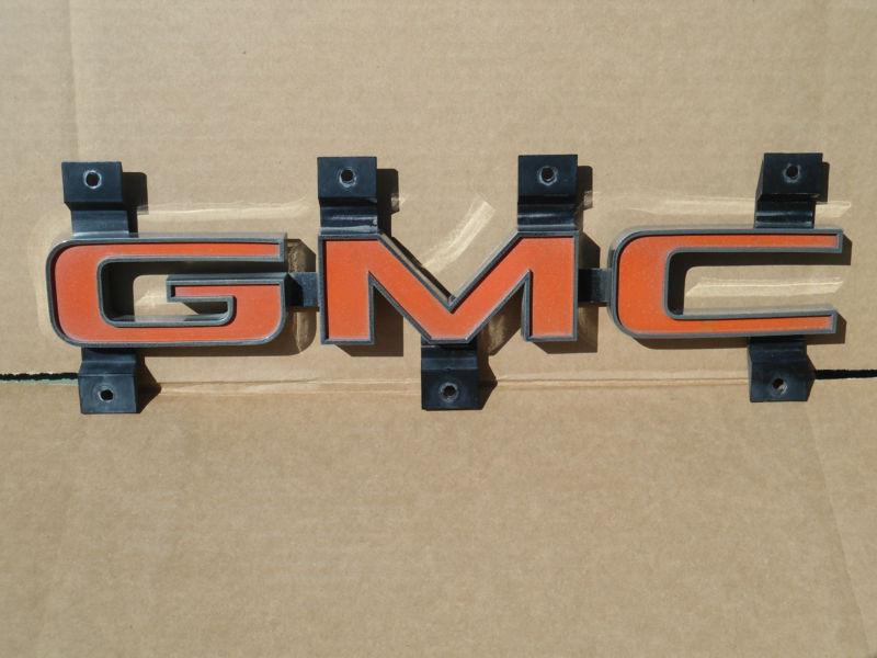 Gmc truck grille grill front emblem nice!