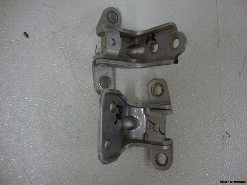 2006 kia sportage driver rear door hinges oem 