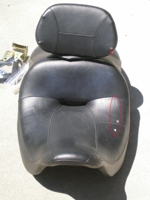 Harley davidson touring seat with detachable drivers back rest 