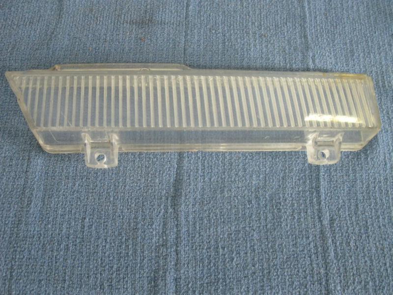 1966 buick lesabre lh park turn light lens  1013