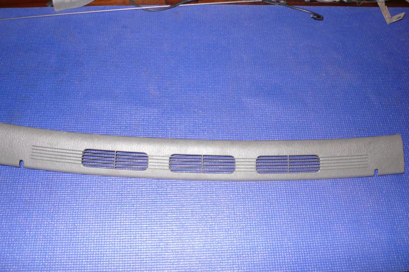 02,03,04,05,06,07 jeep liberty rear header trim