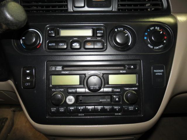 2004 honda odyssey radio trim dash bezel 2591104