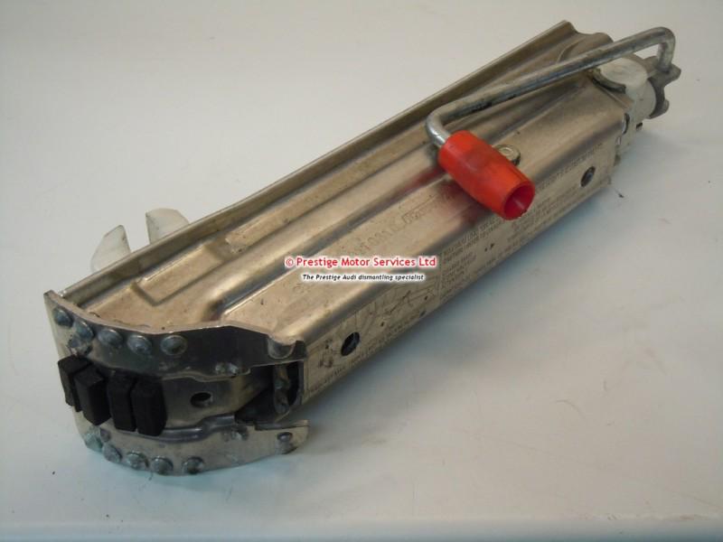 Audi a4 b5 pf jack 8d0011031c