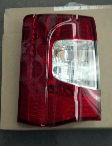 2011-12-13 chrysler town and country left driver side taillight oem new