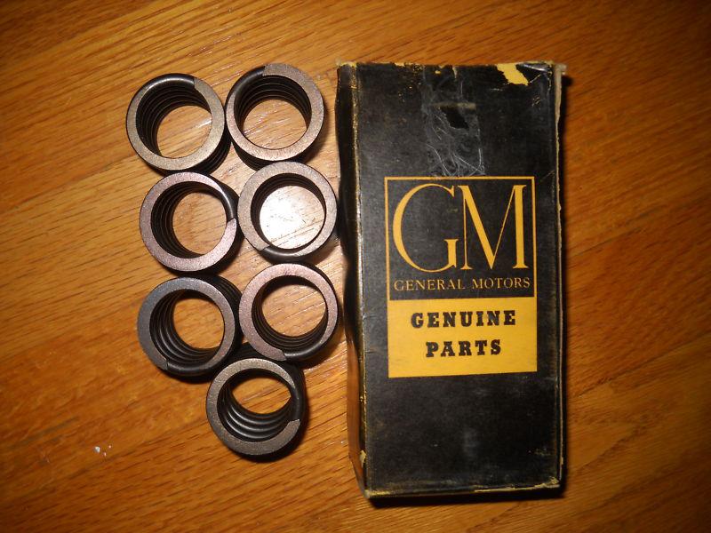 Nos 1960-1963 pontiac tempest 4 cylinder to fullsize 8 cylinder valve springs 