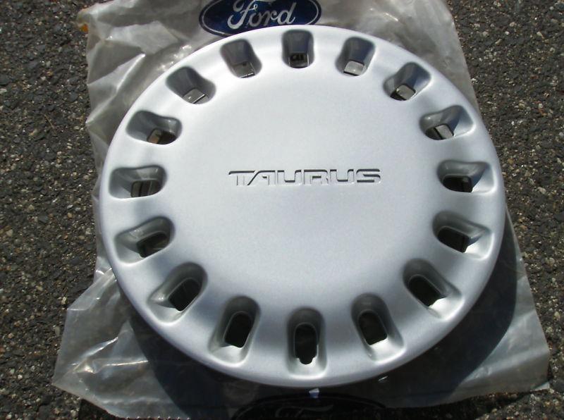 1992 1993 1994 1995 ford taurus hubcap