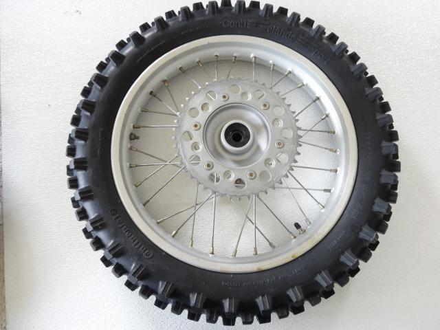 Honda xr 400 xr400 400r xr400r rear wheel w/ tire complete assembly