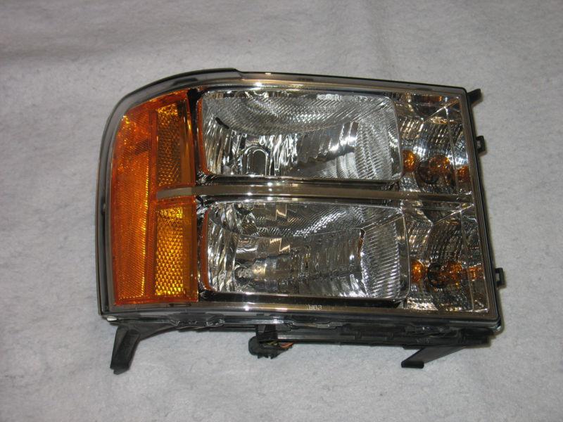 2007gmc right headlight