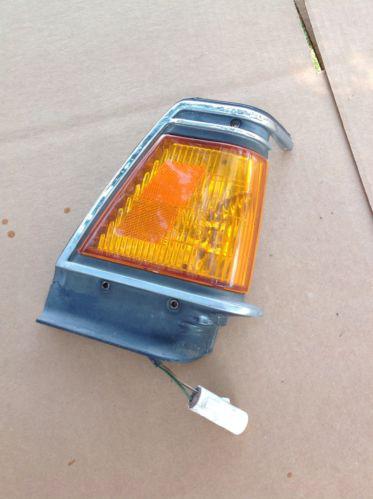 1983 toyota cressida passenger side corner light lens turn signal marker light