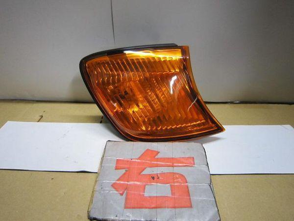 Toyota ipsum 1999 right clearance lamp [4311000]