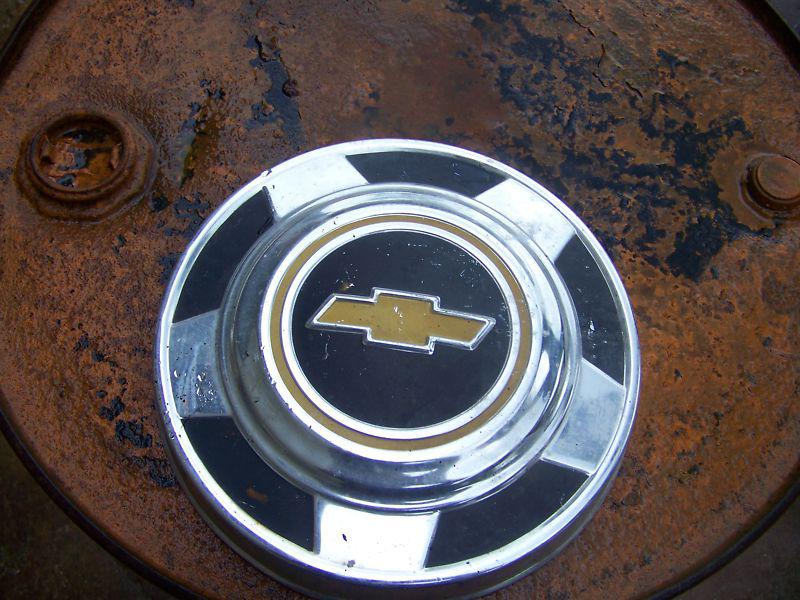 Vintage chevy truck hub cap good driver condition