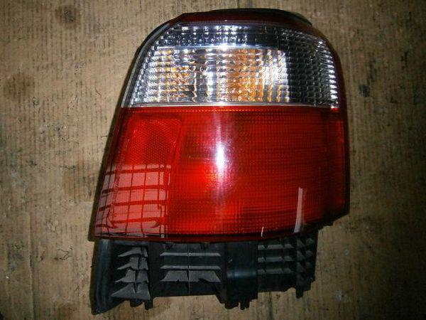 Subaru forester 2000 rear right combination lamp [0415500]