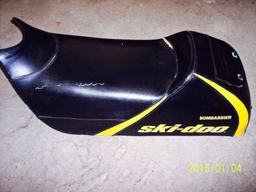 Skidoo snowmobile seat zx chassis 1999-to-2005