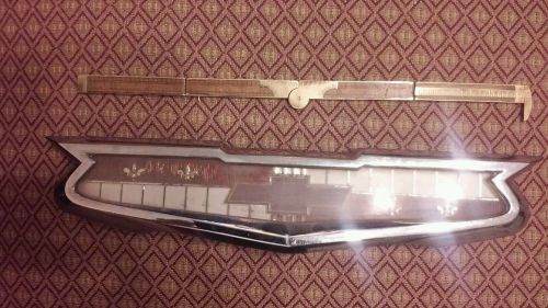 1956 1957 1958 chevrolet trunk lid emblem bowtie 3722450 badge chrome vintage