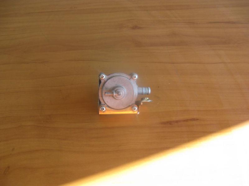 1988-2000 honda goldwing gl1500 fuel regulator