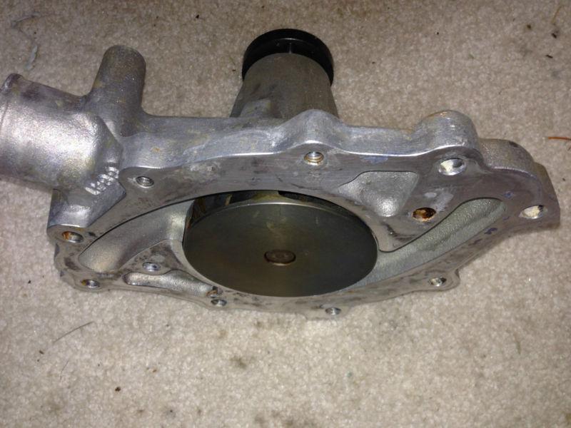 Edelbrock victor series aluminum water pump 8841 ford small block used 2,000 mi