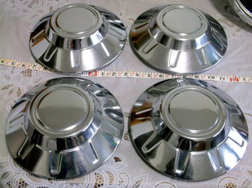 Vintage dog dish.poverty.hubcaps.center caps.good condition.7&#034;id x 8 1/4&#034;od.oem.