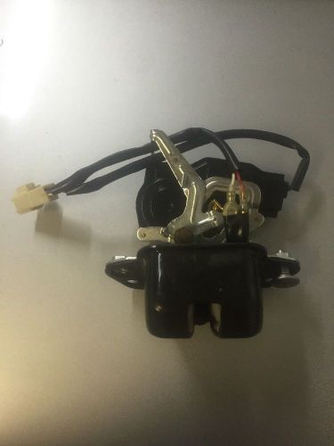 06-11 subaru tribeca trunk lid power lock latch actuator oem