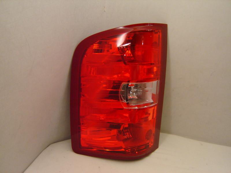 Chevrolet silverado left tail light 07 08 09 10 11 12 oem 