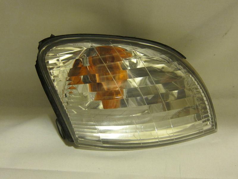 1998-2000 lexus ls400 used oem lt (driver) side marker light