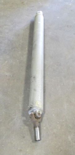 99 - 04 k2500 non hd silverado sierra rear drive shaft x-cab sb 143.5 wheel base